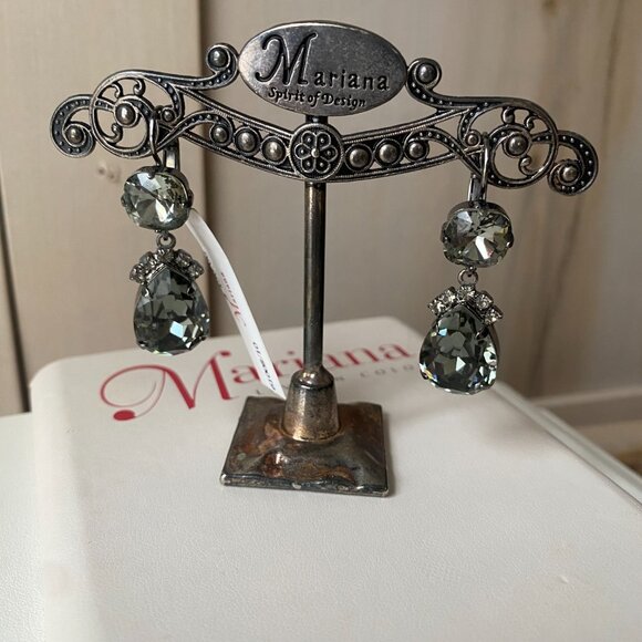 NWT Mariana Swarovski Crystal Smokey Gray Teardrop faceted drama Dangle Earrings - Picture 3 of 12